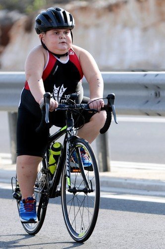 O svůj život bojuje tréninkem na triatlon