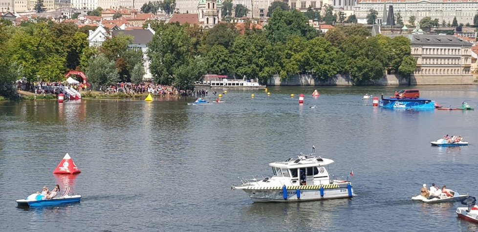 Závod začíná na Střeleckém ostrově.