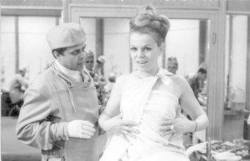 1970 - Zdeněk Braunschläger s Ivou Janžurovou v komedii Pane, vy jste vdova.
