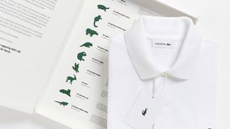 Oděvní firma Lacoste vyrobila trička bez svého ikonického loga. Pomáhá tím ohroženým druhům zvířat