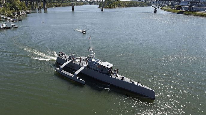 Sea Hunter je prototyp nové třídy bezpilotních oceánských plavidel.