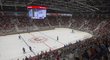 Přípravný hokejový zápas: HC Oceláři Třinec - Bílí Tygři Liberec, 31. července v Třinci. Hrálo se před zaplněnou halou.