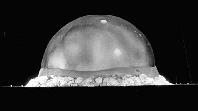 Trinity - první test jaderného výbuchu na světě (16. červenec 1945).