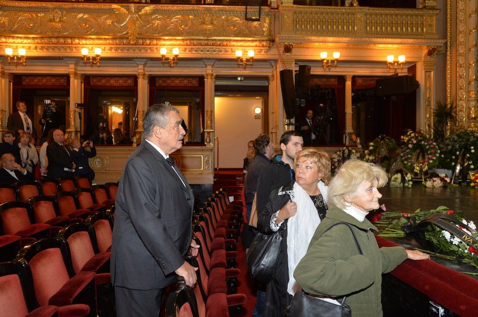 Dorazil také kníže Schwarzenberg.