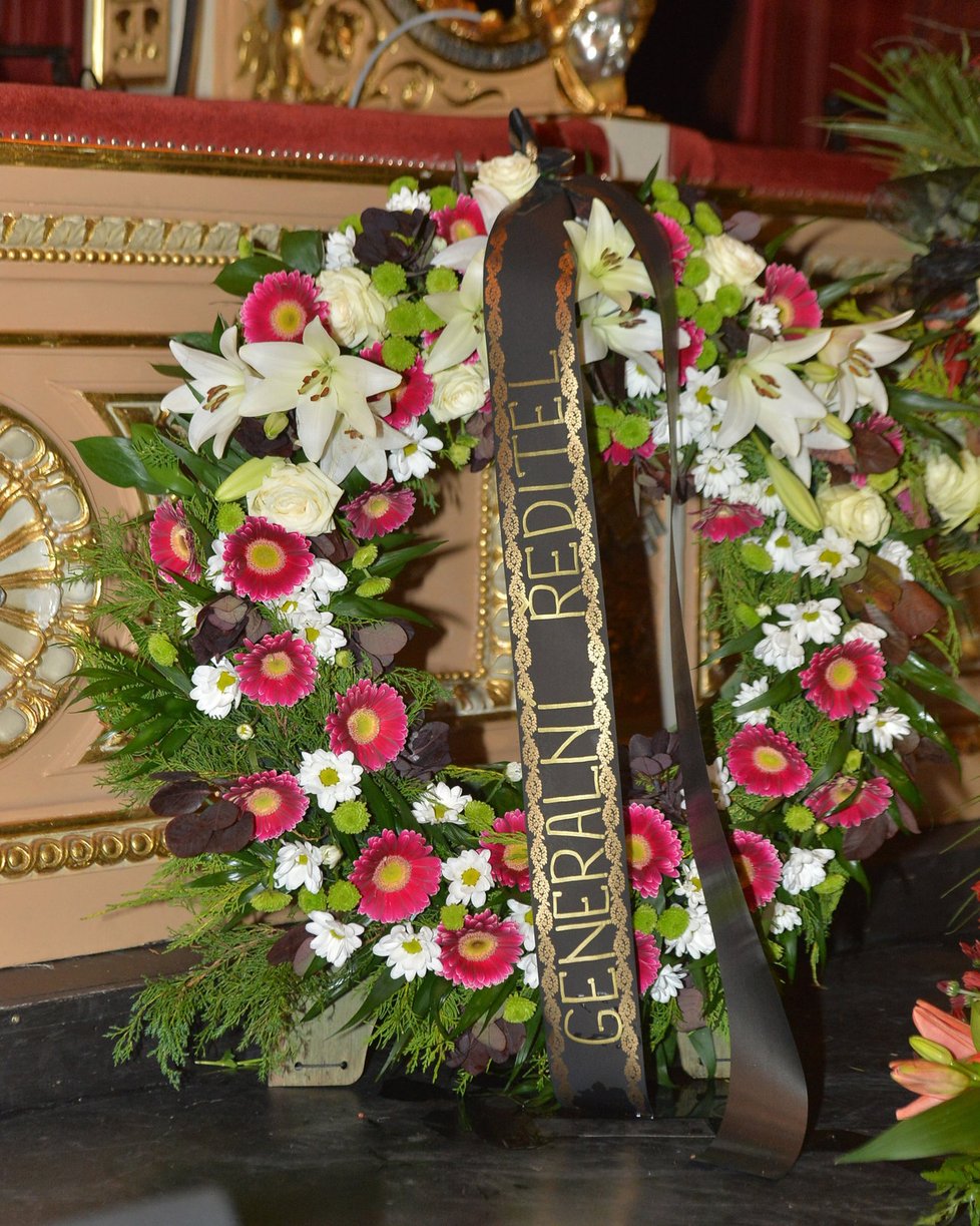 Smuteční věnce na pohřbu Jana Třísky