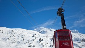 Lyžařské středisko Lech/Zürs v rakouských Alpách a oblast kolem hory Trittkopf