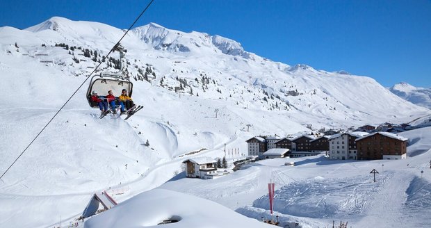 Češi prý v Itálii nechali malé dítě (2) v mrazu a bez dohledu: Sami šli lyžovat