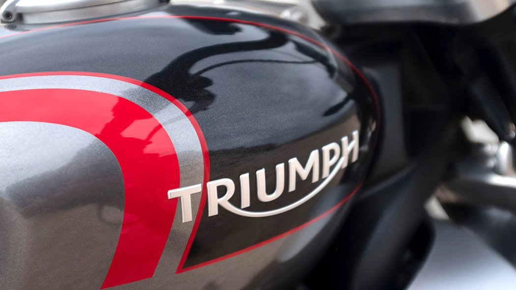 Triumph Rocket 3 R a GT