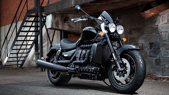 Úchvatný Triumph Rocket 3 TFC míří do výroby. S 2,5litrovým tříválcem...