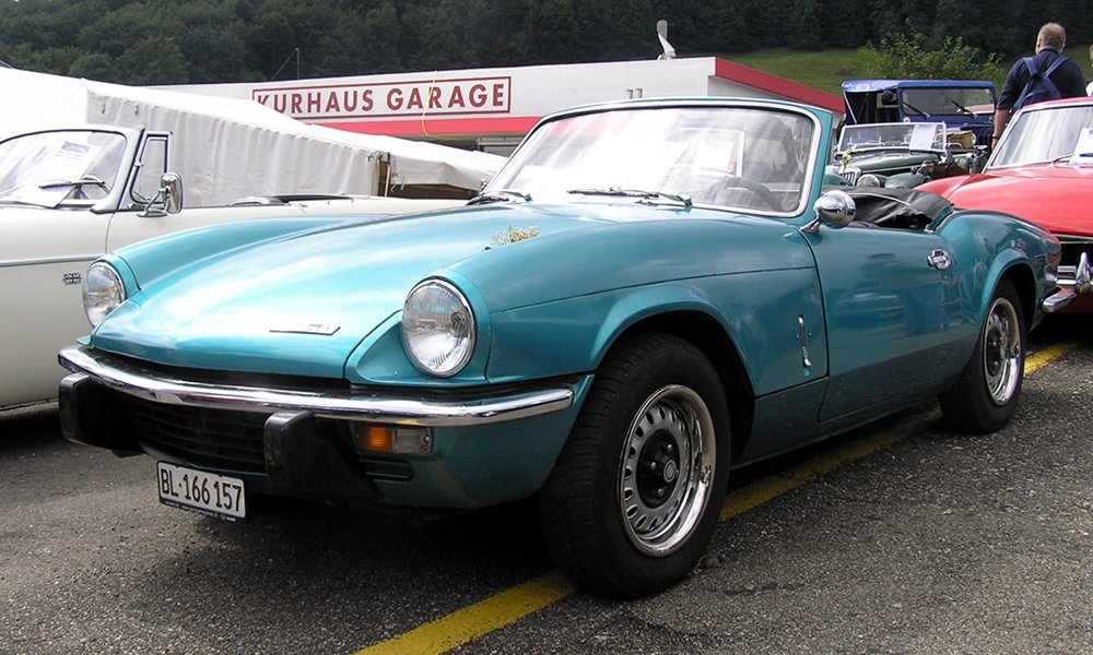 Triumph Spitfire Mk IV se standardně dodával s ocelovými ráfky, dala se ale také objednat kola s drátovými výpletem.