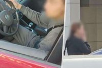 Rodiče přivezli batole s „horečkou“: Lékaři našli modřiny a zlomeniny, policie řeší týrání