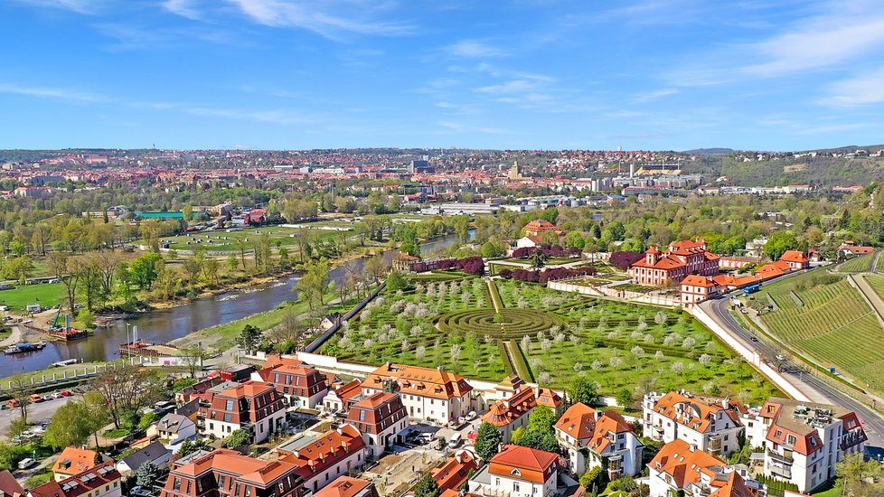 Vila v Troji nabízí dechberoucí výhledy.