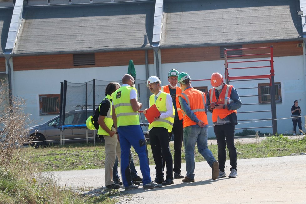 Trojská lávka už stojí. Od 22. do 25 budou probíhat zatěžovací zkoušky. Otevřená bude na přelomu září a října.