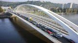 V Praze otevřeli most za 1,3 miliardy. Brzy ho zaplavila kolona aut!