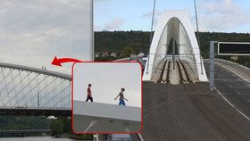 Magistrát uvažuje o zábranách na Trojském mostě. Oblouk je nezbytnou součástí konstrukce.