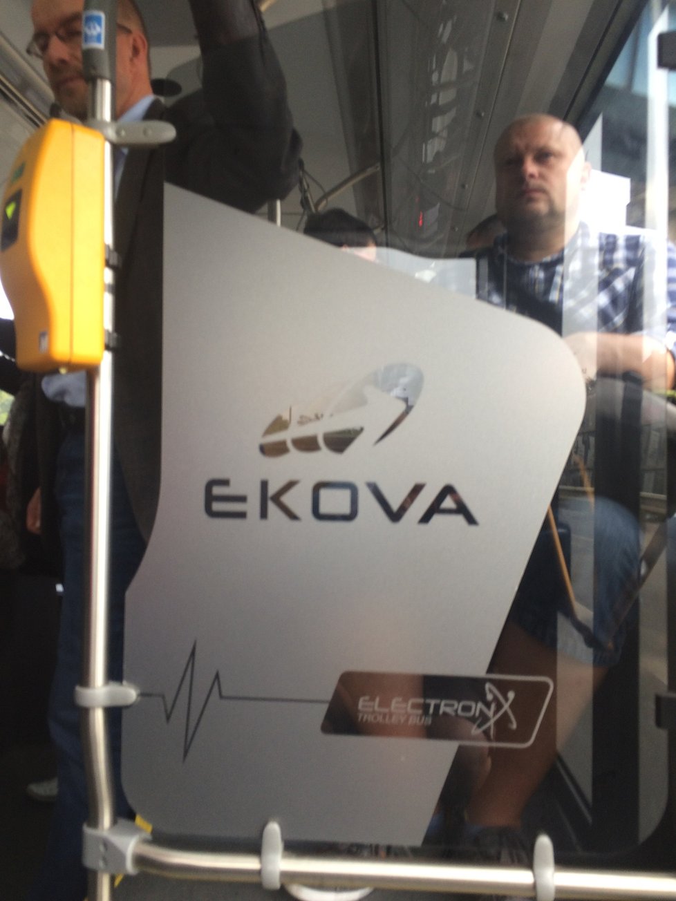 Nový trolejbus, který bude jezdit na severovýchodě Prahy, vyrobila ostravská firma Ekova Electric.