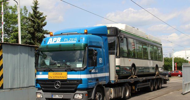 Dopravní podnik hl. města Prahy si pořídil vlastní trolejbus