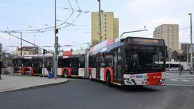 Nákup 180 trolejbusů pro Prahu prověřuje ÚOHS: Tendr napadla turecká firma