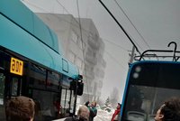 Když to v Ostravě nejede… Roztlačí trolejbus cestující!