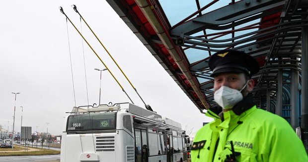 Slavnostní zahájení stavby trolejbusové tratě Palmovka – Prosek a Letňany – Čakovice v rámci projektu elektrifikace autobusové linky č. 140 Palmovka – Miškovice, 10. ledna 2022 v Praze.