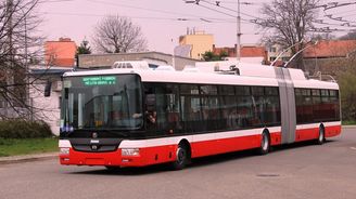 Do Brna přijel nový kloubový trolejbus. Bude jich 30 za 400 milionů