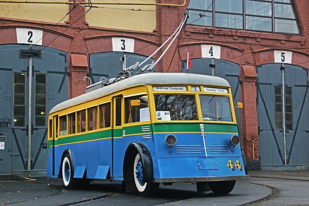 Trolejbus YATB-1