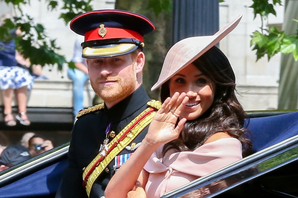 Harry a Meghan na oslavách Trooping the Colour v roce 2018