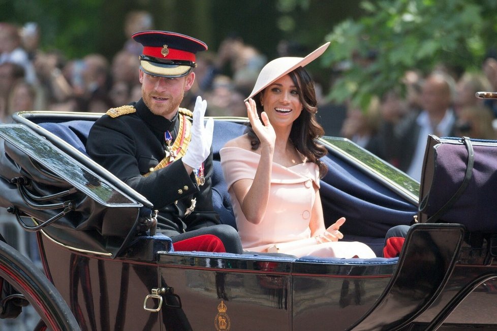 Harry a Meghan na oslavách Trooping the Colour v roce 2018