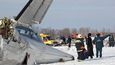 Trosky letadla, které se zřítilo u sibiřského města Ťumeň