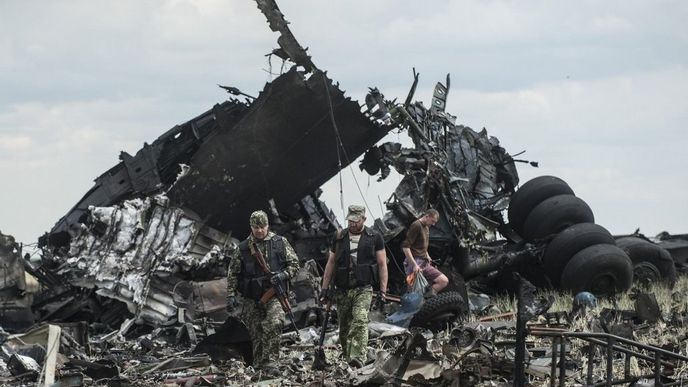 Trosky sestřeleného ukrajinského letadla Il-76