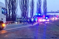 Vážná nehoda u Hradce Králové: Malé dítě museli resuscitovat, je v kritickém stavu