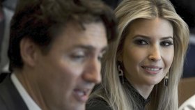 Ivanka Trump zamilovaně kouká na Justina Trudeaua