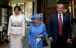 Britská královna Alžběta II. se setkala s americkým prezidentským párem