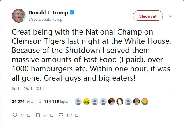 Trump si na Twitteru pochvaloval, jak fotbalistům chutnalo