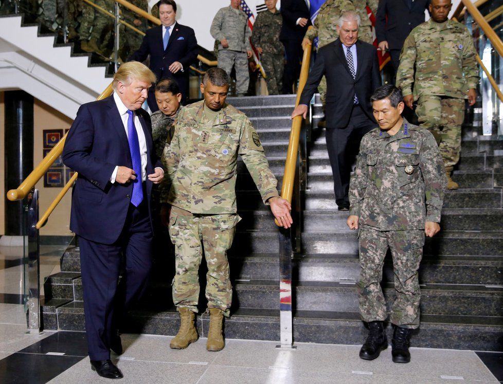 Prezident USA Donald Trump dorazil na svých cestách po Asii do Jižní Koreje.