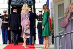 Andrej Babiš a Donald Trump se nevyfotili s manželkami u vchodu do Bílého domu, jak velí tradice.