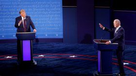Předvolební debata v USA: Americký prezident Donald Trump (vlevo) a demokratický kandidát Joe Biden (29. 9. 2020)