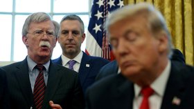 Donald Trump a John Bolton