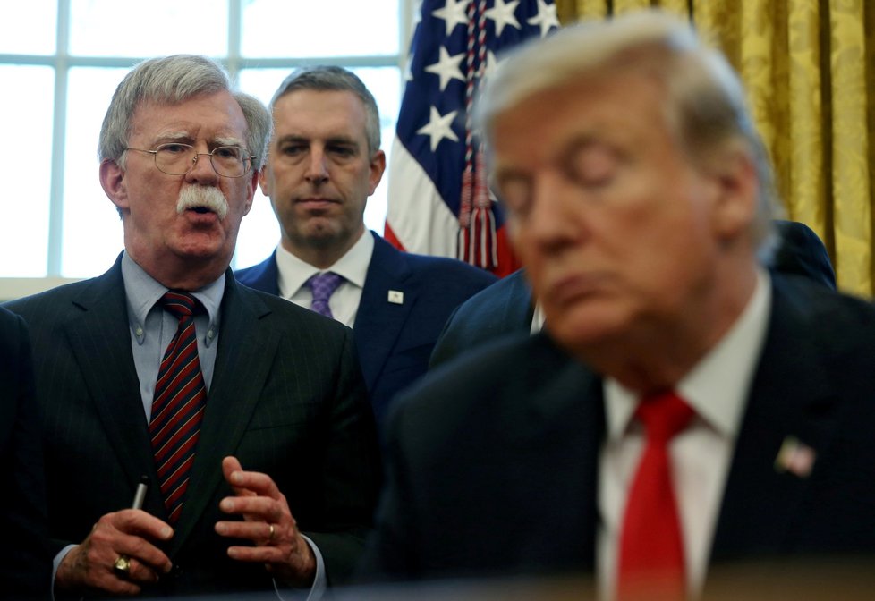 Donald Trump a John Bolton