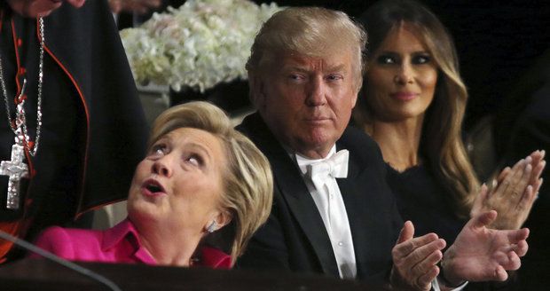 Po špinavé debatě v těsné blízkosti: Trump a Clintonová se špičkovali u večeře