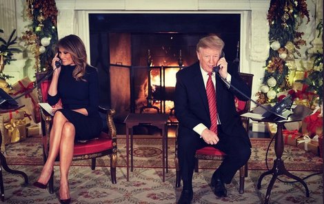 Část štědrého večera strávili manželé Trumpovi tefonováním s americkými dětmi.