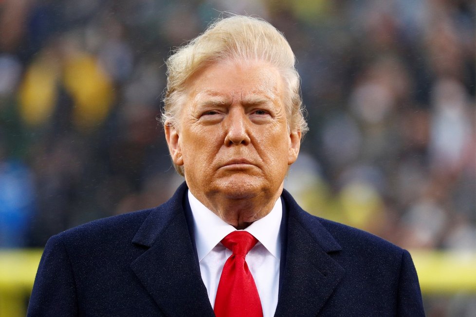 Prezident Donald Trump na každoročním fotbalovém utkání armády a námořnictva na Lincoln Finnanical Field (14.12.2019)