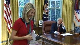 Trump musel novinářce říct, že má krásný úsměv.