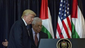 Trump slíbil Abbásovi pomoc USA při nastolení míru.