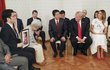 Trumpovi na návštěvě Japonska.