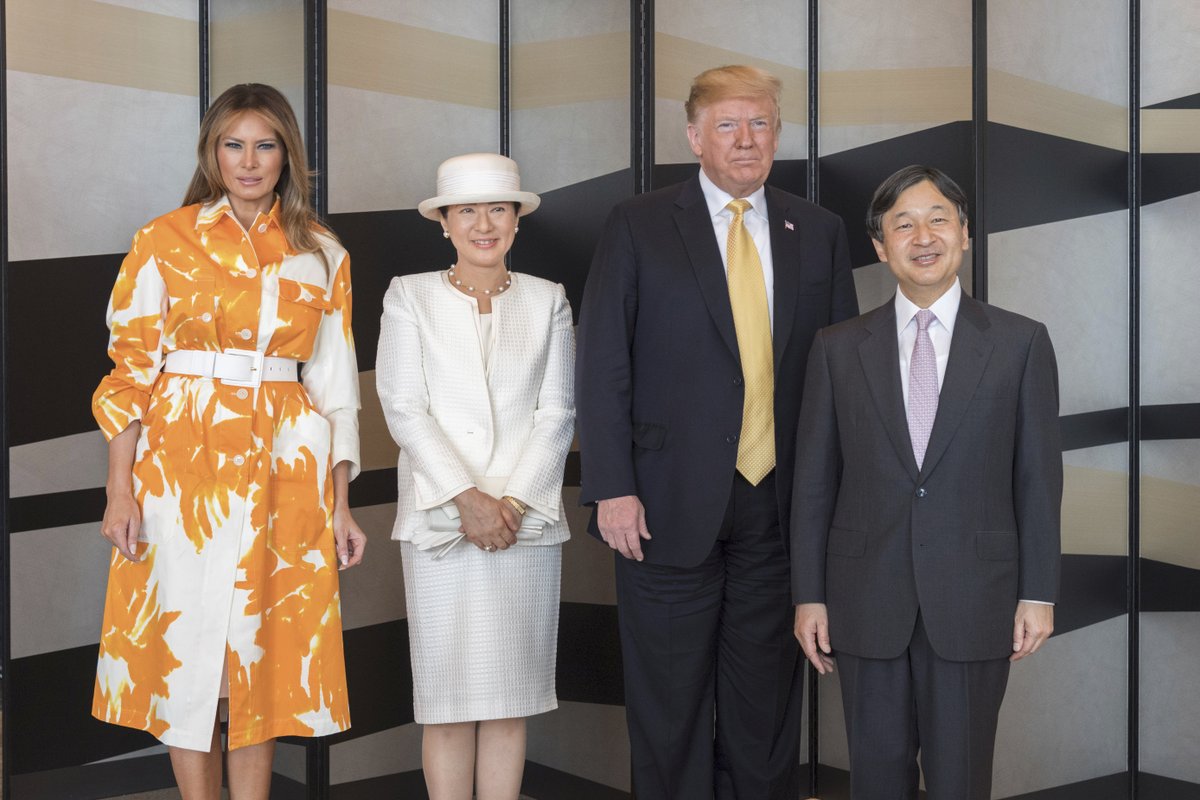 Trumpovi na návštěvě Japonska.
