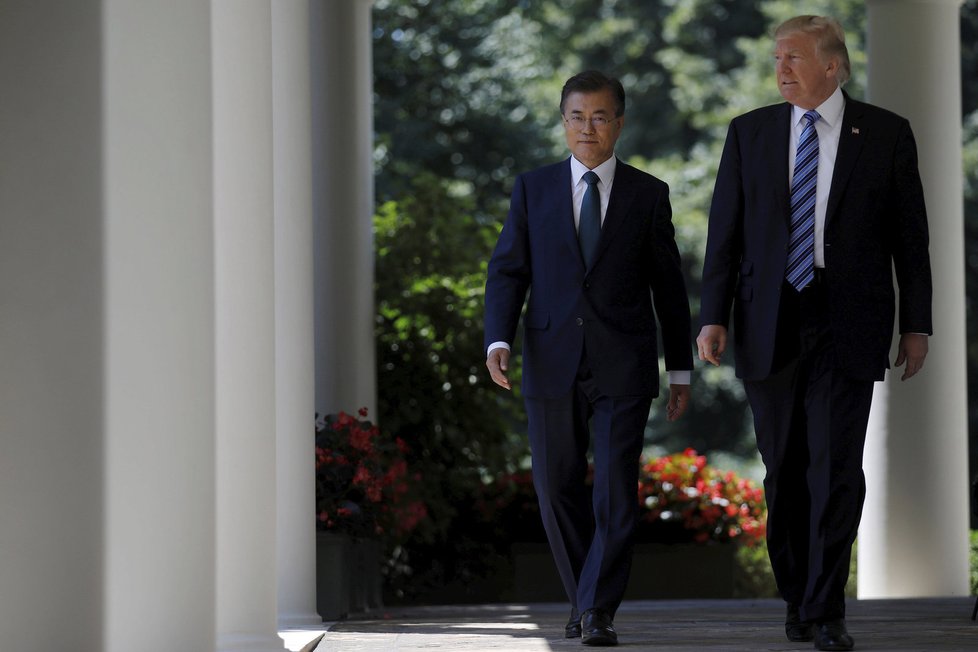 Donald Trump a prezident Jižní Koreje  Moon Jae při setkání v Bílém domě