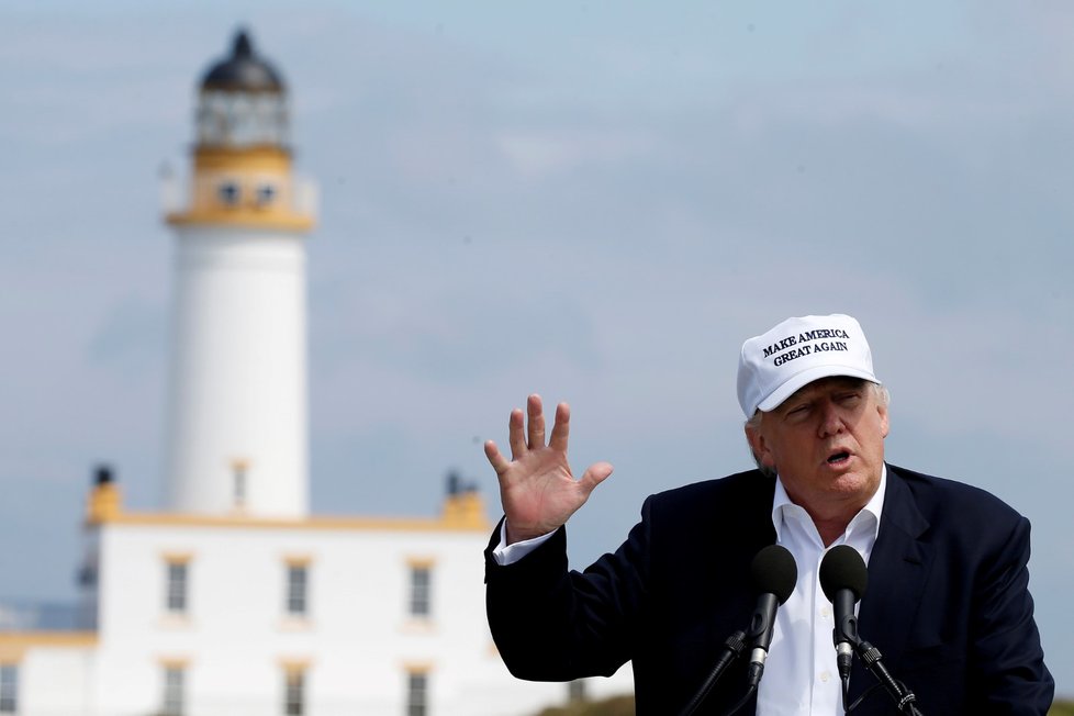 Turnberry, Trumpův golfový resort ve Skotsku.