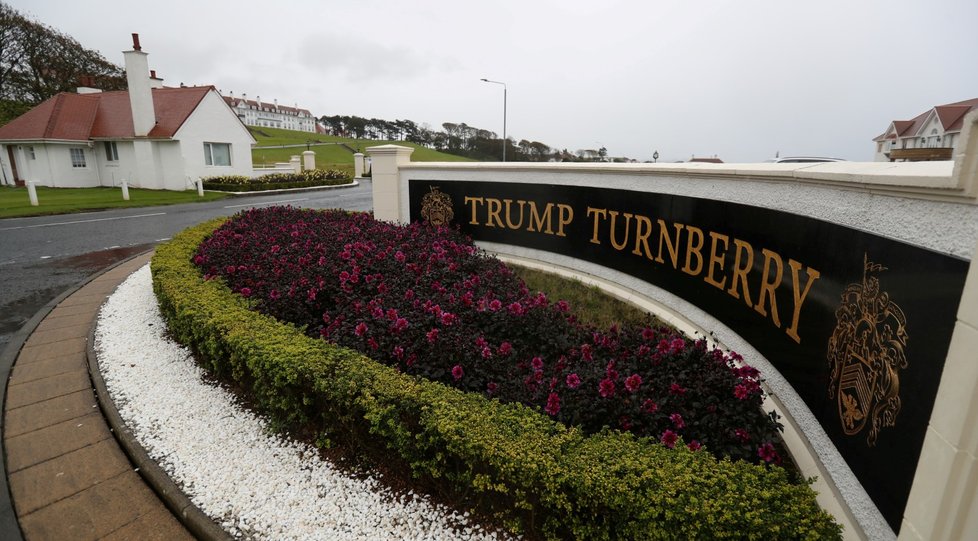 Turnberry, Trumpův golfový resort ve Skotsku.