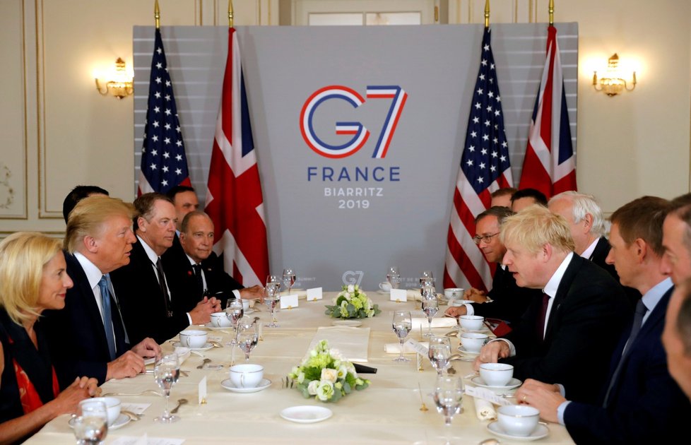 Trump Johnsonovi přislíbil po brexitu velkou obchodní dohodu (25. 8. 2019).